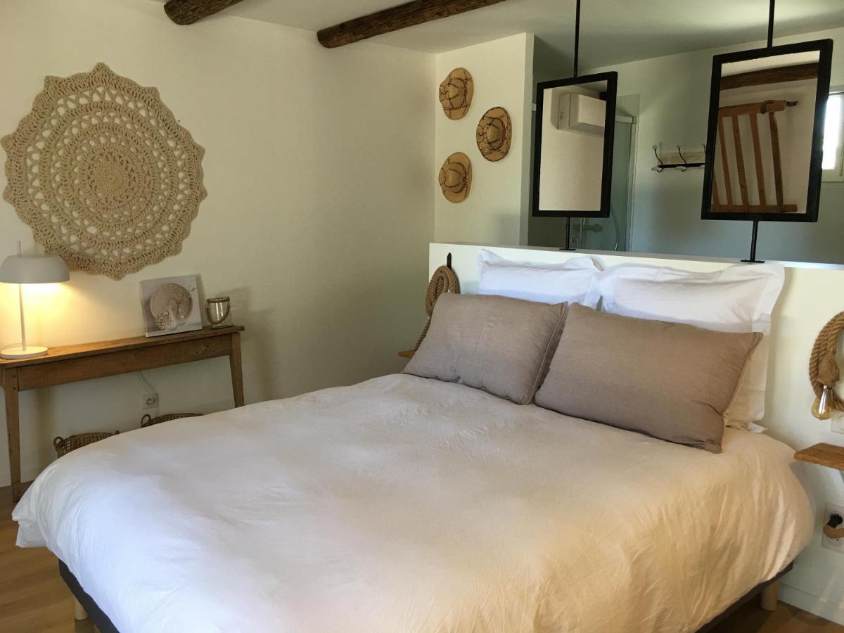 La Bergerie De Cigalon Bed & Breakfast Mouries Eksteriør bilde