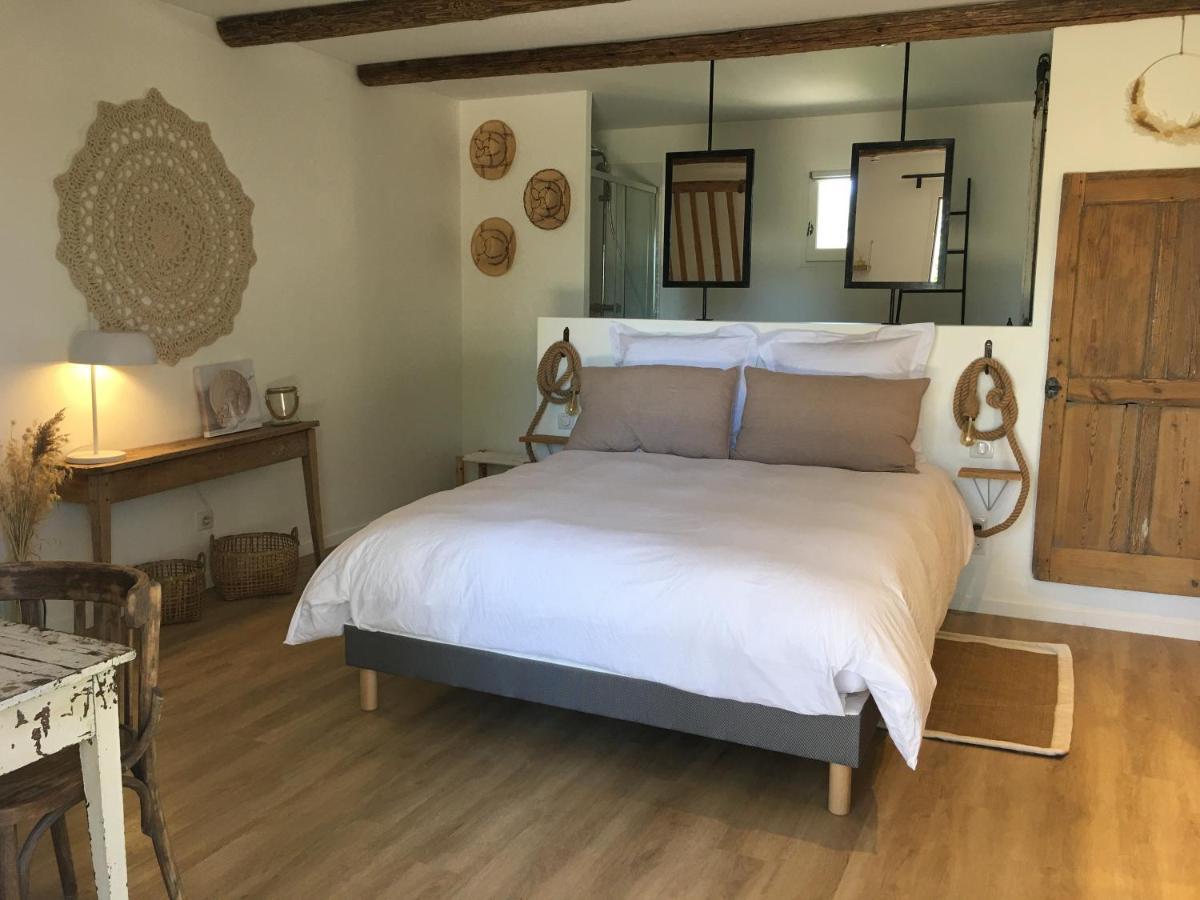 La Bergerie De Cigalon Bed & Breakfast Mouries Eksteriør bilde